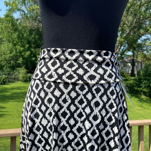 Azure -Lularoe  - Picture 4 of 6